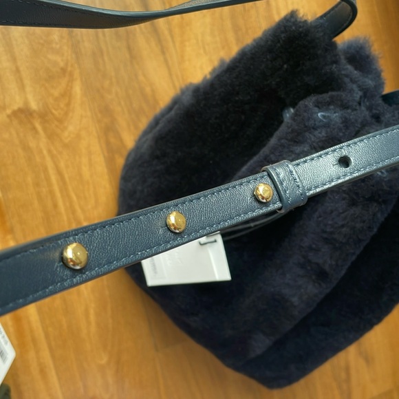 Mansur Gavriel Mini shearling leather Bucket Bag NAVY BLUE - Picture 6 of 7